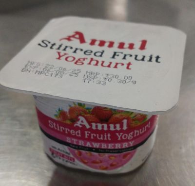 AMUL SF YOGHURT STRAWBERRY 100G